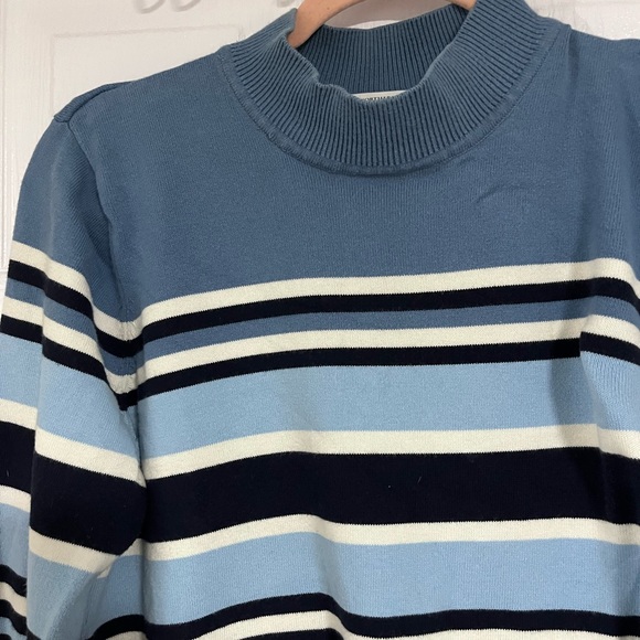 mock neck long sleeve - Picture 2 of 4